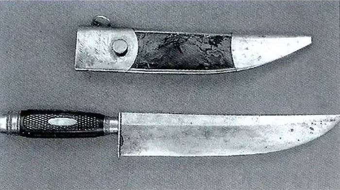 Один із перших ножів, скопійованих із ножа Джеймса Боуї