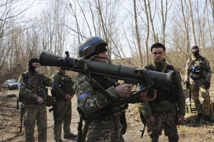 Гранатомети Carl Gustaf М4, Харків, 2022 Фото: AP/Andrew Marienko 