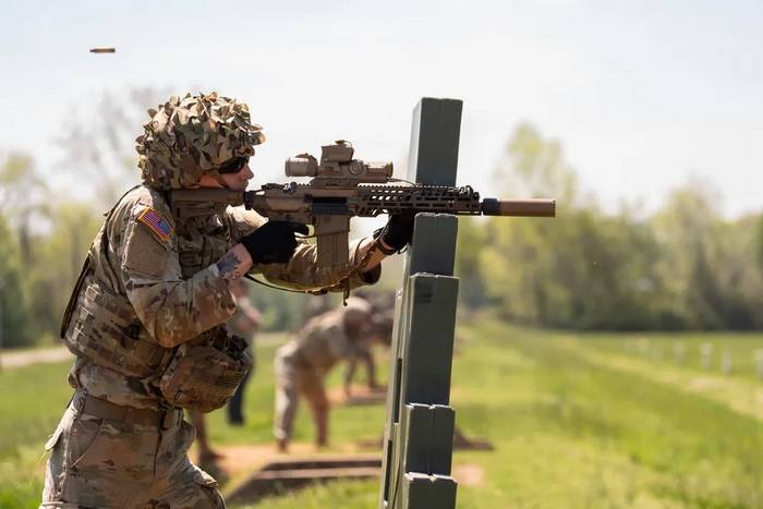 Боєць Армії США з SIG XM7. Фото: Армія США.