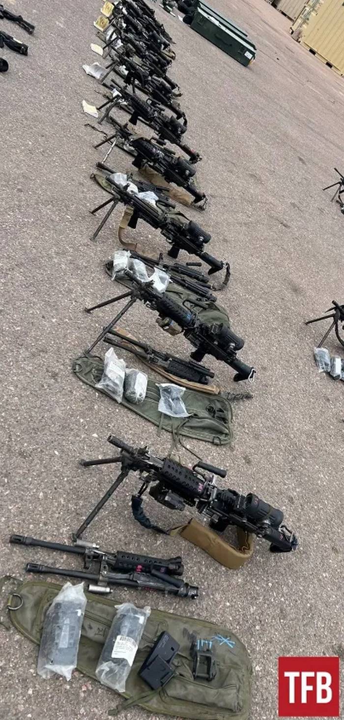 Різна довжина стволів.
