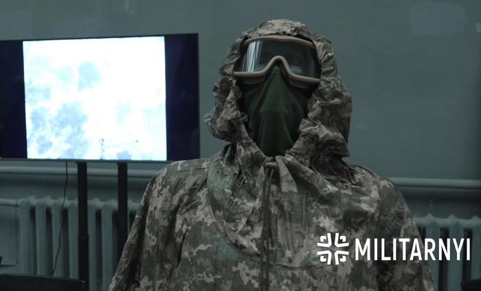 Бійці в антитепловізійних костюмах компанії STG Defence на відстані 100 метрів. Джерело: “Мілітарний”