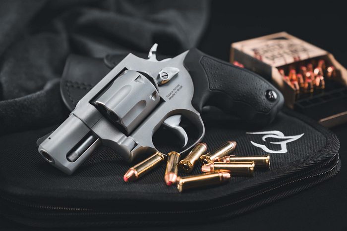 Taurus 817