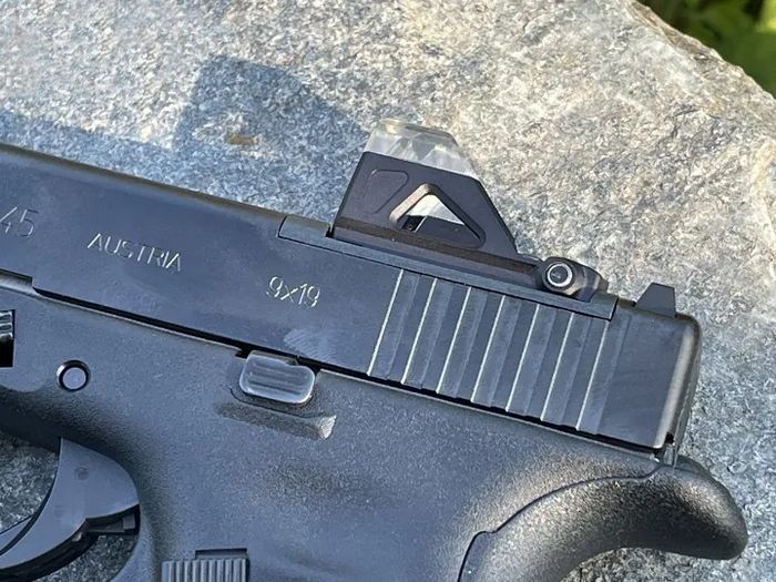 Glock 45 TB з коліматорним прицілом OMSsc
