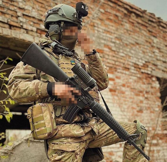 Боєць Сил Оборони озброєний гвинтівкою Diemaco C7. 2022 рік. Джерело: First Division