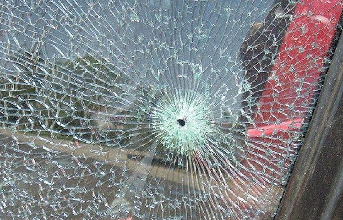 Бічні розсипаються у шрапнель