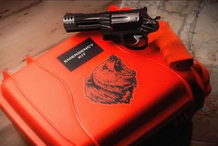 Smith & Wesson 500 Emergency Kit