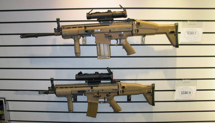  Гвинтівка SCAR-L та SCAR-H.