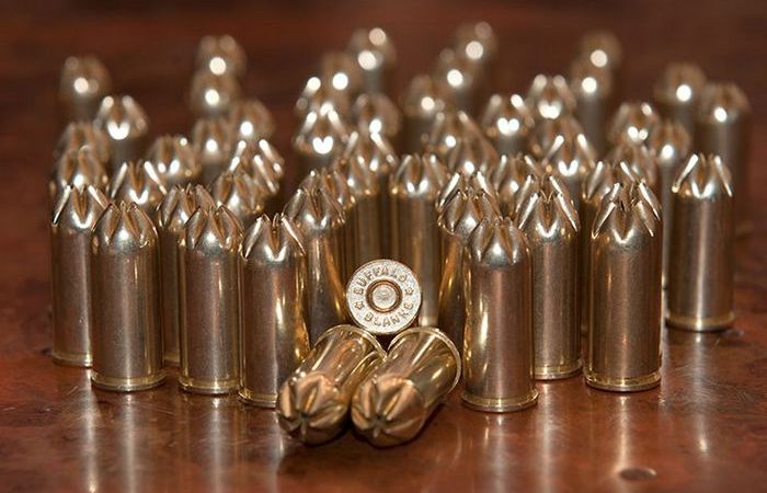 Холості набої