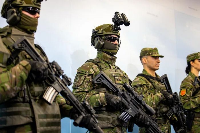 Словацькі війська з новим спорядженням (Міністерство оборони Словаччини)