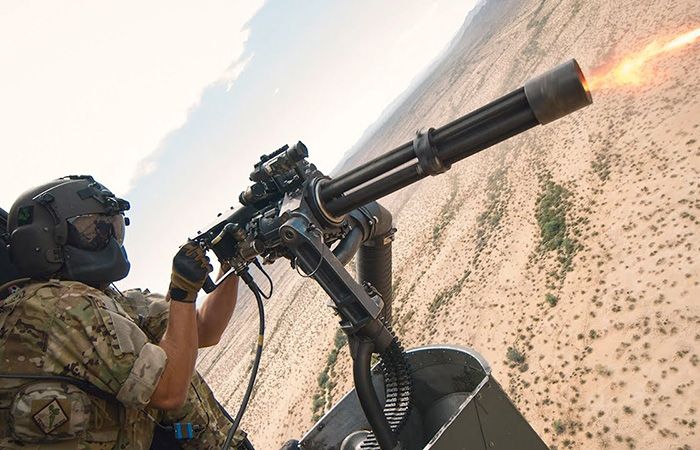 Мініган на гелікоптері