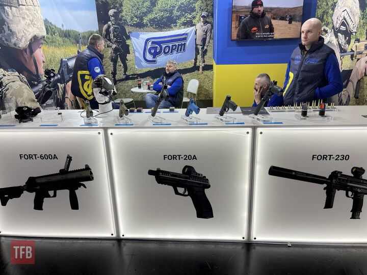 Пістолет-кулемет FORT-230