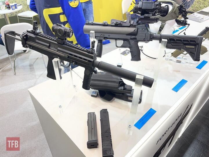 Пістолет-кулемет FORT-230