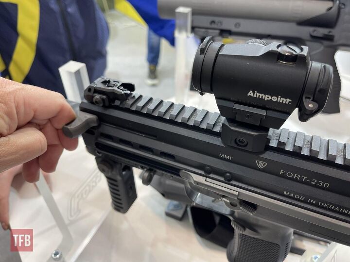 Пістолет-кулемет FORT-230