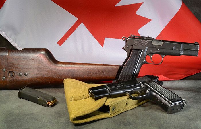 Пістолет постачався з прикладом