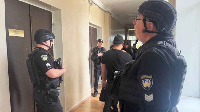 У будівлі Світловодської міської ради на Кіровоградщині сталася стрілянина
