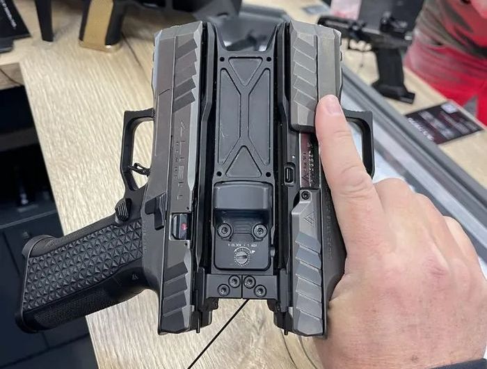 Laugo Arms Alien Remus Gemini Akimbo