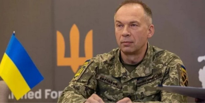  За словами головкома Олександра Сирського, усі цифри грошового забезпечення українських військових визначатиме Генштаб ЗСУ (Фото: Головнокомандувач ЗС України / CinC AF of Ukraine / Facebook) 