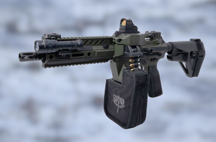 Freedom Ordnance FM-9 калібру 9x19, тут у варіанті зі стволом довжиною 8 дюймів та корпусом у кольорі ODG.