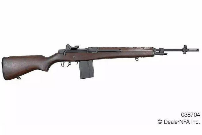 Розроблена в післявоєнні роки, гвинтівка M14 була сконструйована з урахуванням бойового досвіду, отриманого під час використання гвинтівки M1. (Фото надано Рубеном Мендіолою та www.DealerNFA.com)
