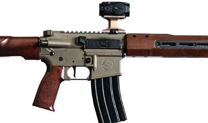 VIGILANTE - AR-15 wood grip