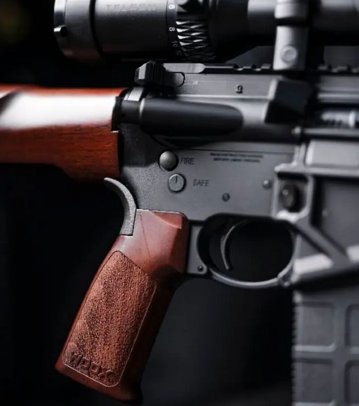 VIGILANTE - AR-15 wood grip