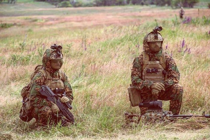  Бійці окремого загону спеціального призначення Головного управління розвідки Міністерства оборони України, озброєні штурмовою гвинтівкою Вулкан-М та кулеметом ПКМ Фото: ГУР