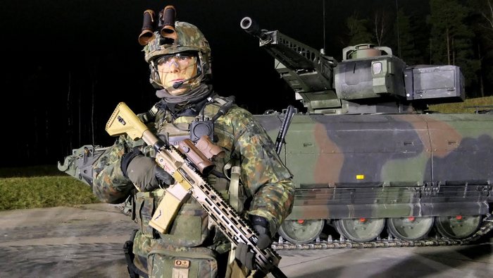 Німецький військовослужбовець із штурмовою гвинтівкою G95 Фото: Bundeswehr.